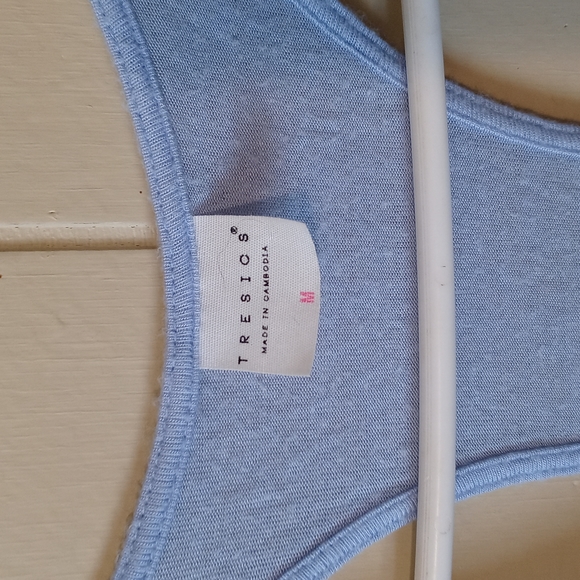 Tresics Tank with Lace Detail - Picture 4 of 5